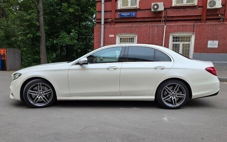 Mercedes-Benz E-Класс, 2017 год, 3 600 000 рублей, 3 фотография