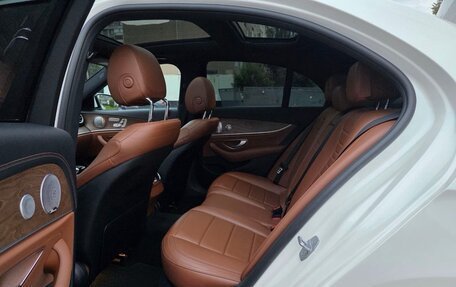 Mercedes-Benz E-Класс, 2017 год, 3 600 000 рублей, 9 фотография