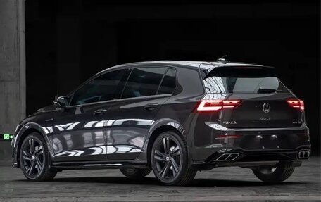 Volkswagen Golf VIII, 2022 год, 2 137 000 рублей, 2 фотография