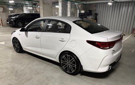 KIA Rio IV, 2021 год, 1 740 000 рублей, 3 фотография