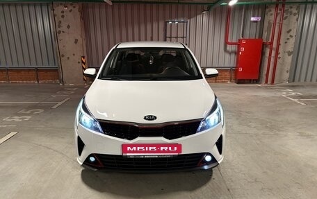 KIA Rio IV, 2021 год, 1 740 000 рублей, 30 фотография