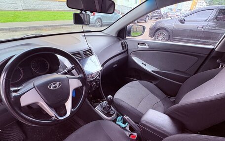 Hyundai Solaris II рестайлинг, 2013 год, 700 000 рублей, 7 фотография