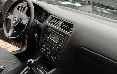Volkswagen Jetta VI, 2014 год, 890 000 рублей, 17 фотография