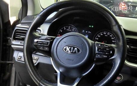 KIA Stonic, 2020 год, 1 450 000 рублей, 8 фотография