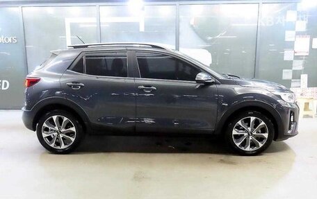 KIA Stonic, 2020 год, 1 450 000 рублей, 3 фотография
