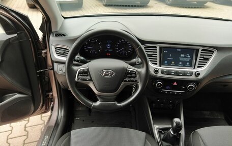Hyundai Solaris II рестайлинг, 2019 год, 1 299 000 рублей, 22 фотография