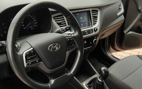 Hyundai Solaris II рестайлинг, 2019 год, 1 299 000 рублей, 25 фотография
