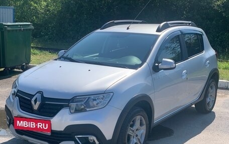 Renault Sandero II рестайлинг, 2019 год, 1 000 000 рублей, 3 фотография