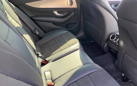 Mercedes-Benz E-Класс, 2016 год, 2 390 000 рублей, 15 фотография