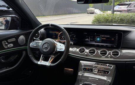 Mercedes-Benz E-Класс AMG, 2019 год, 6 800 000 рублей, 25 фотография