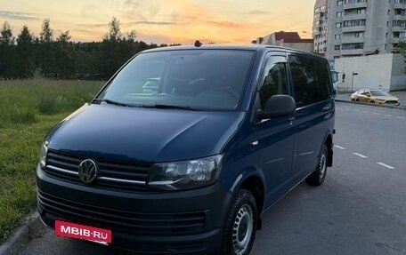 Volkswagen Transporter T6 рестайлинг, 2018 год, 2 550 000 рублей, 2 фотография