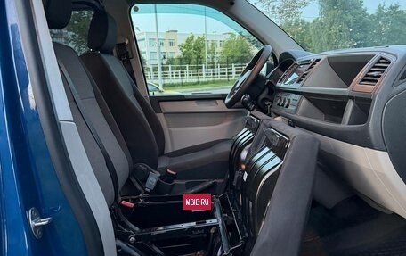 Volkswagen Transporter T6 рестайлинг, 2018 год, 2 550 000 рублей, 13 фотография