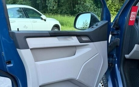 Volkswagen Transporter T6 рестайлинг, 2018 год, 2 550 000 рублей, 11 фотография
