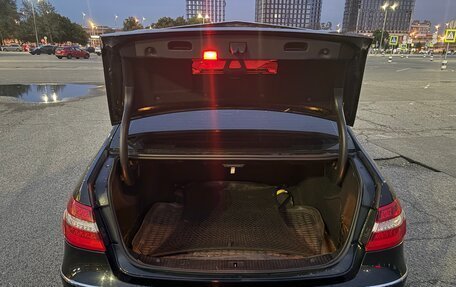 Mercedes-Benz E-Класс, 2011 год, 1 550 000 рублей, 16 фотография