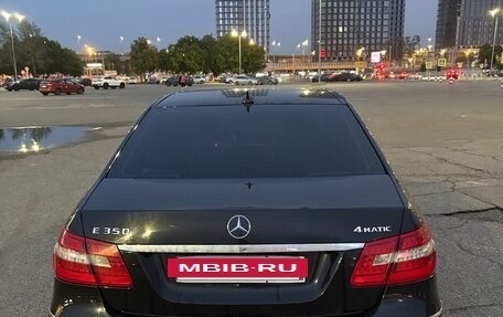Mercedes-Benz E-Класс, 2011 год, 1 550 000 рублей, 6 фотография