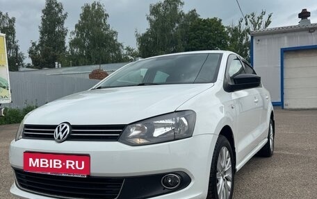 Volkswagen Polo VI (EU Market), 2014 год, 1 300 000 рублей, 2 фотография