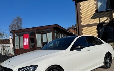 Mercedes-Benz E-Класс, 2016 год, 2 700 000 рублей, 3 фотография