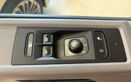 Volkswagen Transporter T6 рестайлинг, 2021 год, 3 699 000 рублей, 26 фотография