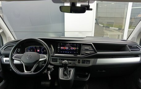 Volkswagen Multivan T6 рестайлинг, 2020 год, 5 999 000 рублей, 12 фотография