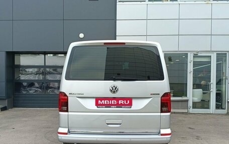 Volkswagen Multivan T6 рестайлинг, 2020 год, 5 999 000 рублей, 6 фотография