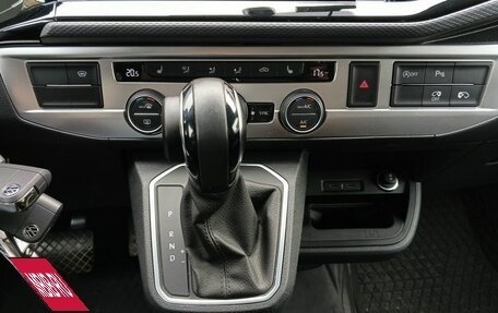 Volkswagen Multivan T6 рестайлинг, 2020 год, 5 999 000 рублей, 17 фотография