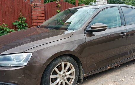 Volkswagen Jetta VI, 2011 год, 750 000 рублей, 3 фотография