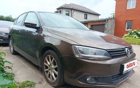 Volkswagen Jetta VI, 2011 год, 750 000 рублей, 2 фотография