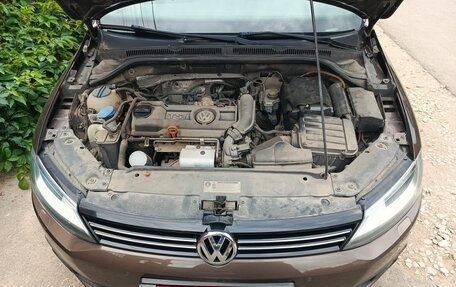 Volkswagen Jetta VI, 2011 год, 750 000 рублей, 6 фотография
