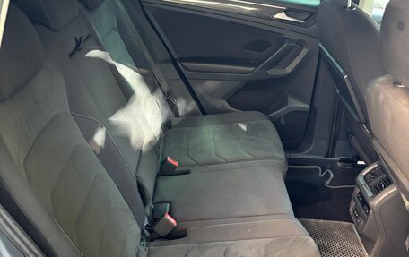 Volkswagen Tiguan II, 2018 год, 3 400 000 рублей, 2 фотография
