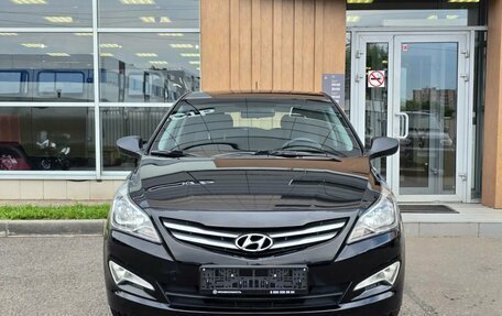 Hyundai Solaris II рестайлинг, 2015 год, 1 050 000 рублей, 2 фотография