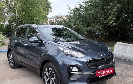 KIA Sportage IV рестайлинг, 2019 год, 2 390 000 рублей, 2 фотография