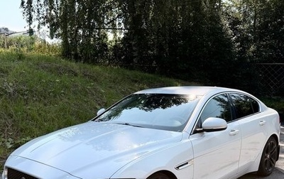 Jaguar XE I рестайлинг, 2016 год, 1 990 000 рублей, 1 фотография