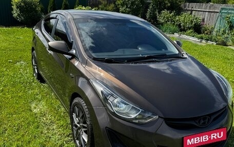 Hyundai Elantra V, 2015 год, 850 000 рублей, 2 фотография