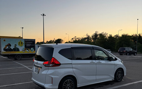 Honda Freed II, 2016 год, 1 725 000 рублей, 18 фотография