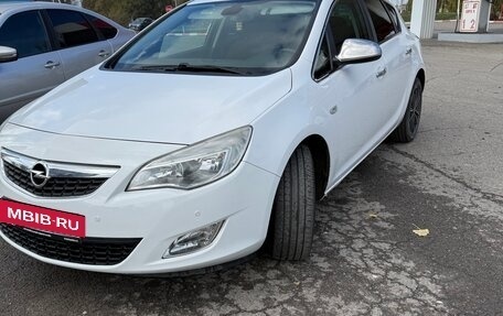 Opel Astra J, 2011 год, 750 000 рублей, 5 фотография