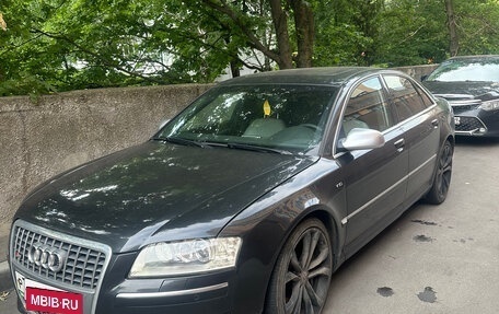 Audi S8, 2006 год, 1 500 000 рублей, 2 фотография