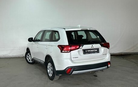 Mitsubishi Outlander III рестайлинг 3, 2018 год, 1 695 000 рублей, 6 фотография