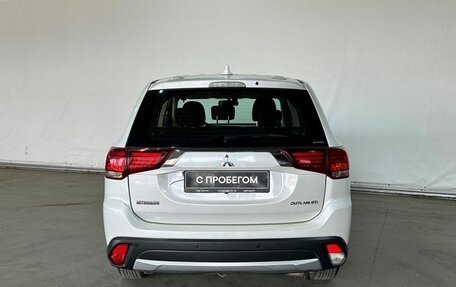 Mitsubishi Outlander III рестайлинг 3, 2018 год, 1 695 000 рублей, 5 фотография