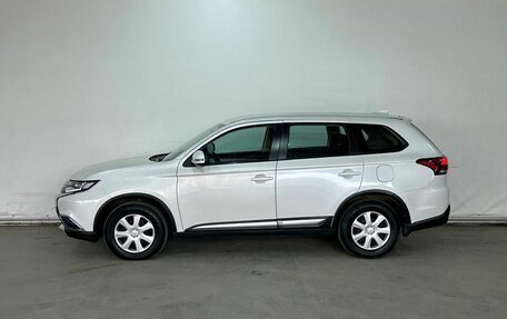 Mitsubishi Outlander III рестайлинг 3, 2018 год, 1 695 000 рублей, 7 фотография