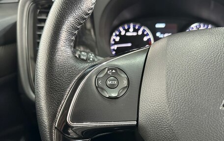 Mitsubishi Outlander III рестайлинг 3, 2018 год, 1 695 000 рублей, 17 фотография