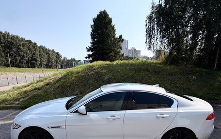 Jaguar XE I рестайлинг, 2016 год, 1 990 000 рублей, 2 фотография