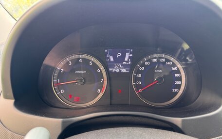 Hyundai Solaris II рестайлинг, 2011 год, 550 000 рублей, 2 фотография