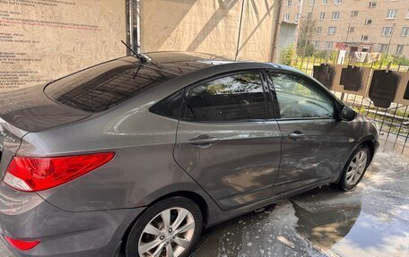 Hyundai Solaris II рестайлинг, 2011 год, 550 000 рублей, 8 фотография