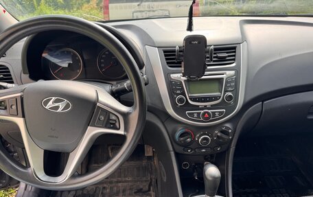 Hyundai Solaris II рестайлинг, 2011 год, 550 000 рублей, 4 фотография