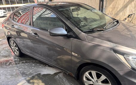 Hyundai Solaris II рестайлинг, 2011 год, 550 000 рублей, 6 фотография