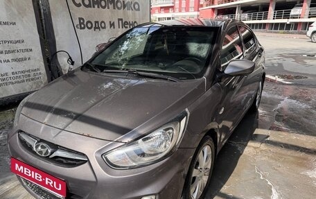 Hyundai Solaris II рестайлинг, 2011 год, 550 000 рублей, 11 фотография