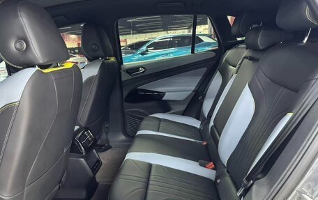 Volkswagen ID.4, 2023 год, 4 000 000 рублей, 12 фотография