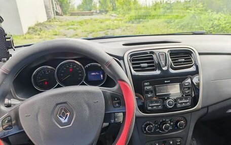 Renault Logan II, 2018 год, 860 000 рублей, 9 фотография