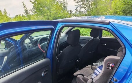 Renault Logan II, 2018 год, 860 000 рублей, 8 фотография