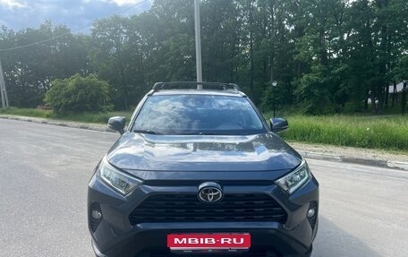 Toyota RAV4, 2020 год, 3 100 000 рублей, 1 фотография